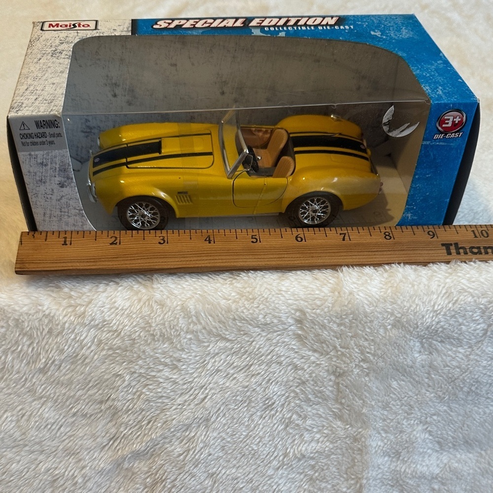 Maisto Brand‎ 1:24 1965 Shelby Cobra 427 Die-Cast Model Car Special Edition - Picture 2 of 7